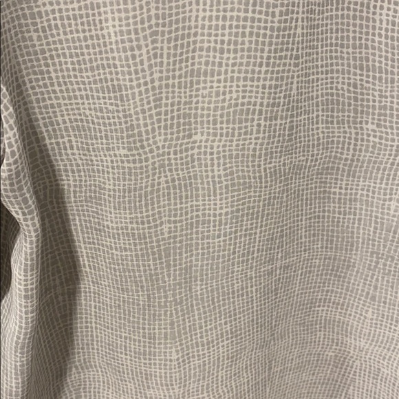 Banana Republic Gorgeous Sheer Blouse EUC - Picture 8 of 8